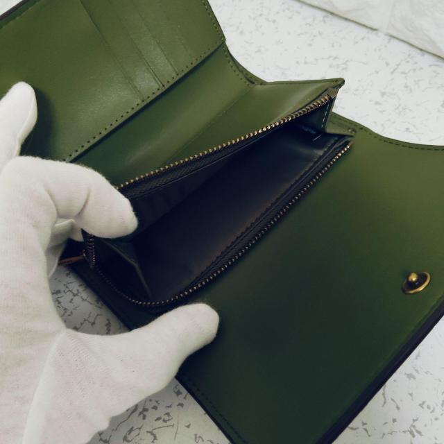新品同様 COACH エッセンシャルミディアムフラップウォレット ダークモスグリーン(抹茶色) < ブランド 新品同様 COACH エッセンシャルミディアムフラップウォレット ダークモスグリーン(抹茶色) < ブランドの