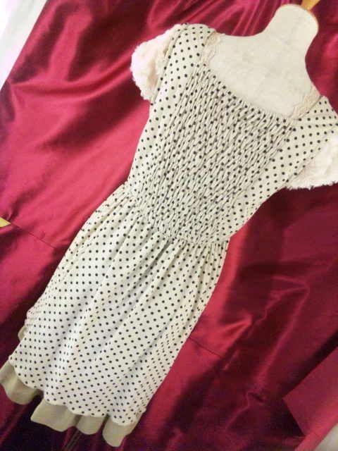 ★絶対お薦め★超可愛い★袖ファー★ドット柄チュニック★M★ < 女性ファッション  ★絶対お薦め★超可愛い★袖ファー★ドット柄チュニック★M★ < 女性ファッションの