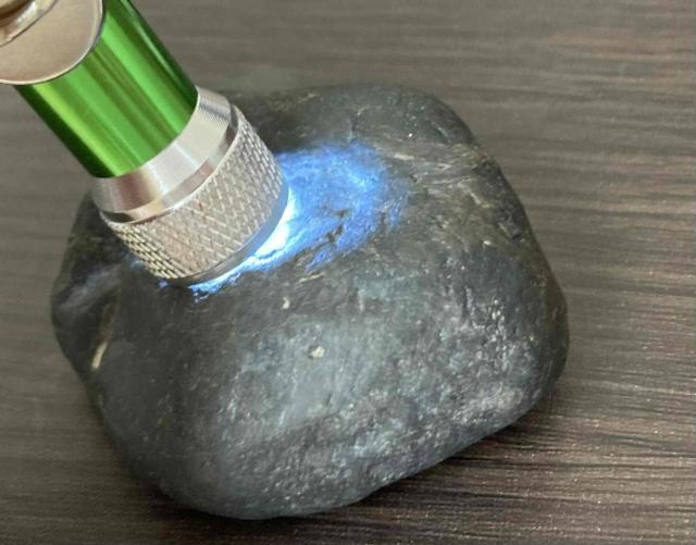 7,000円スタート!「ジュエリー作家」の素材に阿波隕石(メテオライト)原石 < インテリア/ライフ  7,000円スタート!「ジュエリー作家」の素材に阿波隕石(メテオライト)原石 < インテリア/ライフの