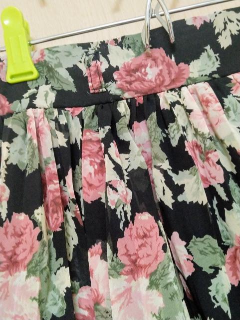 INGNI★ピンクローズ柄シフォンプリーツのスカパン < 女性ファッション  INGNI★ピンクローズ柄シフォンプリーツのスカパン < 女性ファッションの