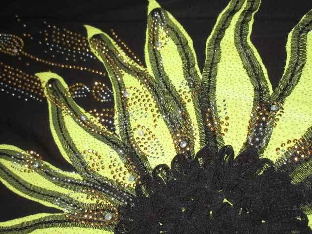 BIGヒマワリモチーフ*フリルロング丈ドレスワンピース(黒) < 女性ファッション  BIGヒマワリモチーフ*フリルロング丈ドレスワンピース(黒) < 女性ファッションの