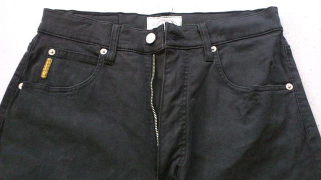 91%オフ、アルマーニ、ストレッチ、パンツ(黒、ロゴ、加工、イタリア製、34) < ブランド  91%オフ、アルマーニ、ストレッチ、パンツ(黒、ロゴ、加工、イタリア製、34) < ブランドの