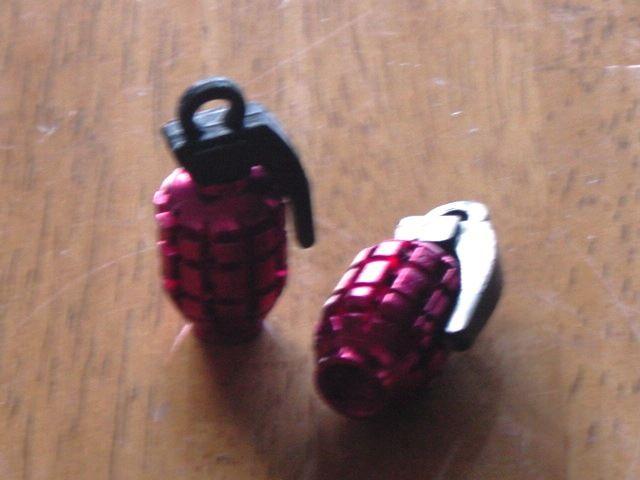 ホイールをオシャレに飾る!エアーバルブキャップ 手榴弾 < レジャー/スポーツ  ホイールをオシャレに飾る!エアーバルブキャップ 手榴弾 < レジャー/スポーツの