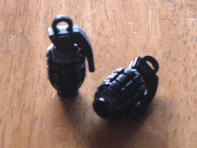 ホイールをオシャレに飾る!エアーバルブキャップ 手榴弾 < レジャー/スポーツ  ホイールをオシャレに飾る!エアーバルブキャップ 手榴弾 < レジャー/スポーツの