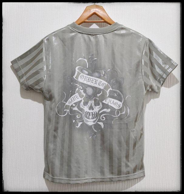 ★toute sa vie★Tシャツ★半袖★シルバー★Mサイズ★ストライプ★バックプリント★部屋着★まとめ買い歓迎★ < 女性ファッション  ★toute sa vie★Tシャツ★半袖★シルバー★Mサイズ★ストライプ★バックプリント★部屋着★まとめ買い歓迎★ < 女性ファッションの