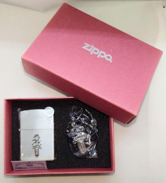 ZIPPO★限定品★シリアルナンバー入★ダガーレリーフ★トライバルデザイン★チョーカー付★レア物★ジッポ★新品未使用★送料無料 < 男性ファッション ZIPPO★限定品★シリアルナンバー入★ダガーレリーフ★トライバルデザイン★チョーカー付★レア物★ジッポ★新品未使用★送料無料 < 男性ファッションの