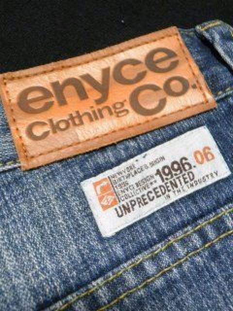 【ENYCE/エニーチェ】ニューヨークを代表するブランド♪ヒップホップ ウォッシュ加工バックポケットワッペンデニム < ブランド  【ENYCE/エニーチェ】ニューヨークを代表するブランド♪ヒップホップ ウォッシュ加工バックポケットワッペンデニム < ブランドの