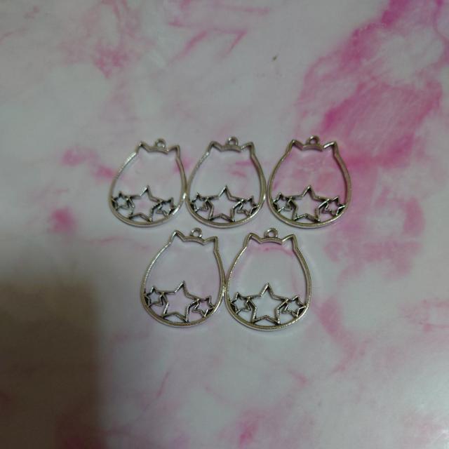 でぶネコちゃんデビ猫星レジン枠チャームシルバー5個 < 香水/コスメ/ネイル  でぶネコちゃんデビ猫星レジン枠チャームシルバー5個 < 香水/コスメ/ネイルの