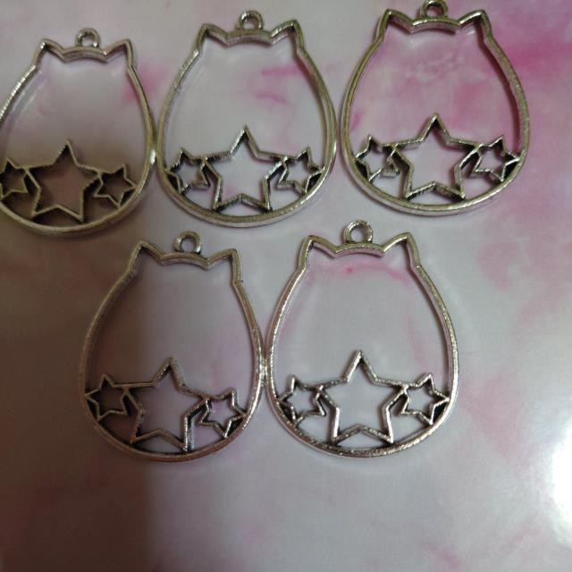 でぶネコちゃんデビ猫星レジン枠チャームシルバー5個 < 香水/コスメ/ネイル  でぶネコちゃんデビ猫星レジン枠チャームシルバー5個 < 香水/コスメ/ネイルの