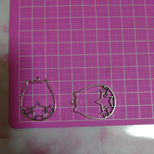 でぶネコちゃんデビ猫星レジン枠チャームシルバー5個 < 香水/コスメ/ネイル  でぶネコちゃんデビ猫星レジン枠チャームシルバー5個 < 香水/コスメ/ネイルの