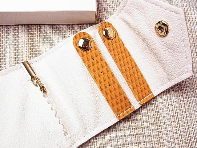 ★ 未使用 コンパクト アクセサリーケース ミニサイズ リング・ピアス・ネックレス収納に(1) < 女性アクセサリー/時計 ★ 未使用 コンパクト アクセサリーケース ミニサイズ リング・ピアス・ネックレス収納に(1) < 女性アクセサリー/時計の