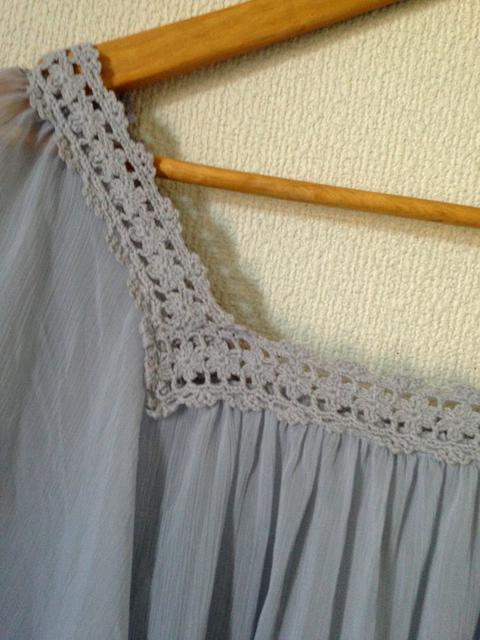 ディグレース◆ グレー シースルー ドルマン かぎ編み ブラウス < ブランド ディグレース◆ グレー シースルー ドルマン かぎ編み ブラウス < ブランドの