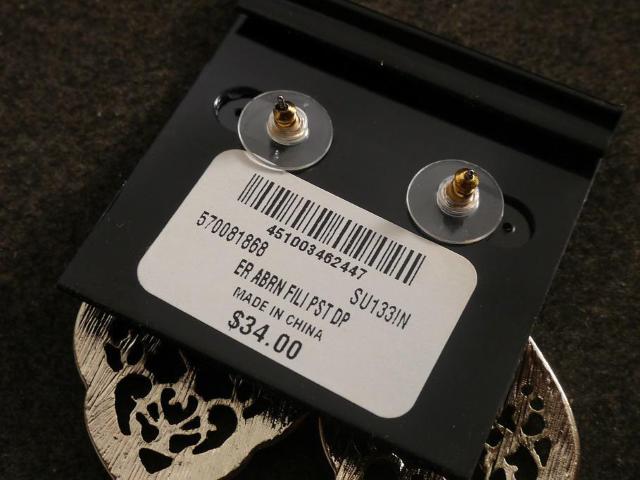 新品 WHITE HOUSE BLACK MARKET アンティーク調ピアス < 女性アクセサリー/時計 新品 WHITE HOUSE BLACK MARKET アンティーク調ピアス < 女性アクセサリー/時計の