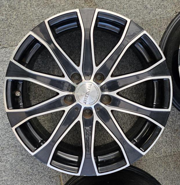 コスミック ヴェネルディ ヴェレッツォ7j×17インチ +50 114.3/5H 4本セット マークUブリット ノアヴォクシーエ < 自動車/バイク コスミック ヴェネルディ ヴェレッツォ7j×17インチ +50 114.3/5H 4本セット マークUブリット ノアヴォクシーエ < 自動車/バイク