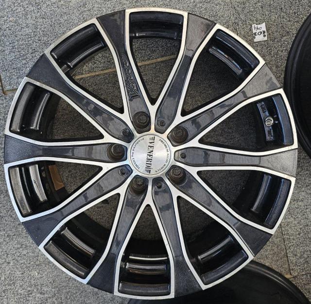 コスミック ヴェネルディ ヴェレッツォ7j×17インチ +50 114.3/5H 4本セット マークUブリット ノアヴォクシーエ < 自動車/バイク コスミック ヴェネルディ ヴェレッツォ7j×17インチ +50 114.3/5H 4本セット マークUブリット ノアヴォクシーエ < 自動車/バイク