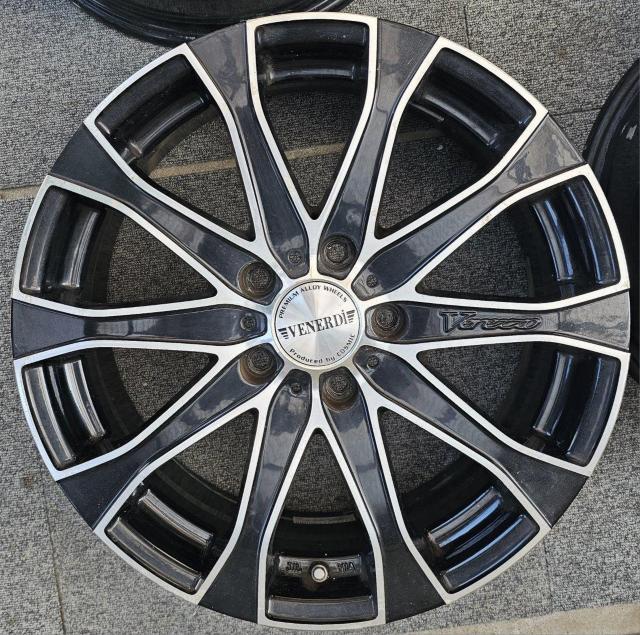 コスミック ヴェネルディ ヴェレッツォ7j×17インチ +50 114.3/5H 4本セット マークUブリット ノアヴォクシーエ < 自動車/バイク コスミック ヴェネルディ ヴェレッツォ7j×17インチ +50 114.3/5H 4本セット マークUブリット ノアヴォクシーエ < 自動車/バイク