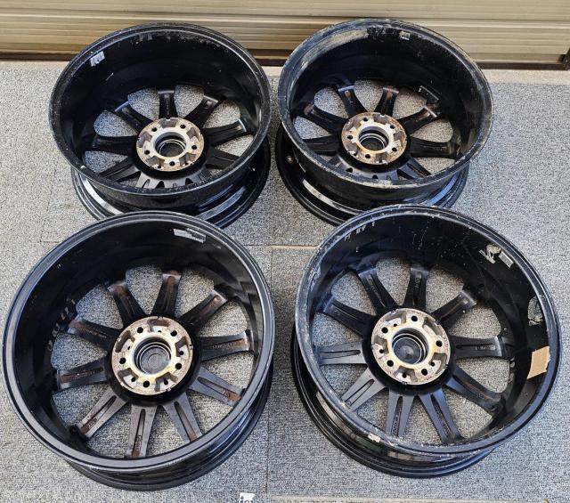 コスミック ヴェネルディ ヴェレッツォ7j×17インチ +50 114.3/5H 4本セット マークUブリット ノアヴォクシーエ < 自動車/バイク コスミック ヴェネルディ ヴェレッツォ7j×17インチ +50 114.3/5H 4本セット マークUブリット ノアヴォクシーエ < 自動車/バイク