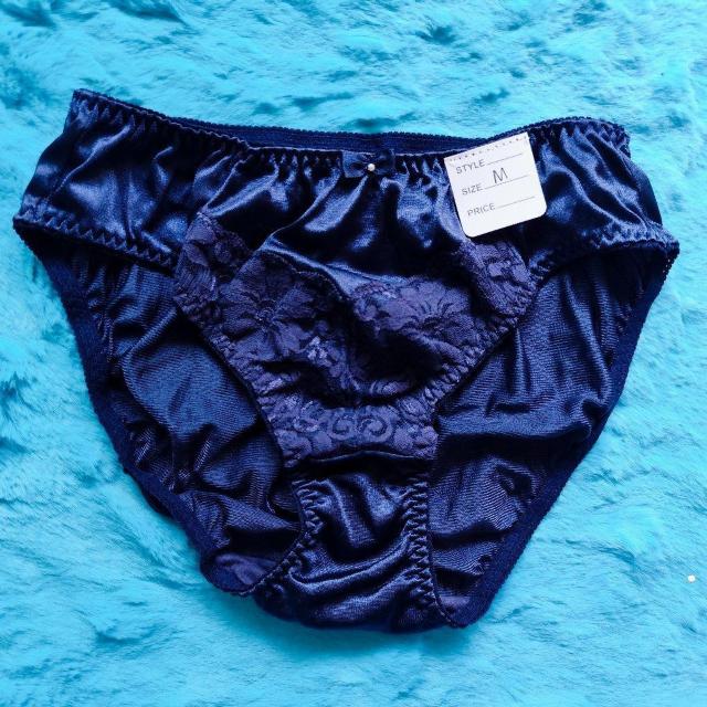 大人Sexy。。。。シルクパンティー。。。ショーツ。。。ネイビー。。。ツルツルッ。。サテン。。。 < 女性ファッション  大人Sexy。。。。シルクパンティー。。。ショーツ。。。ネイビー。。。ツルツルッ。。サテン。。。  < 女性ファッションの