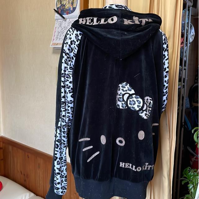 �n���[�L�e�B�[�@�X�E�F�b�g �� �����t�@�b�V������ 