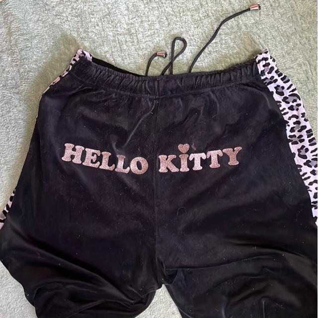 �n���[�L�e�B�[�@�X�E�F�b�g �� �����t�@�b�V������ 