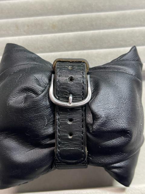 スイス・アーミー ホワイトダイヤル、レッドベゼル、ナイロンストラップ付きアナログクォーツ腕時計 SWISS ARMY カレンダー < 男性アクセサリー/時計 スイス・アーミー ホワイトダイヤル、レッドベゼル、ナイロンストラップ付きアナログクォーツ腕時計 SWISS ARMY カレンダー < 男性アクセサリー/時計の