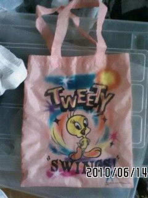 非売品付録・トゥイーティーペイント風グラフィック柄バッグ < ブランド  非売品付録・トゥイーティーペイント風グラフィック柄バッグ  < ブランドの