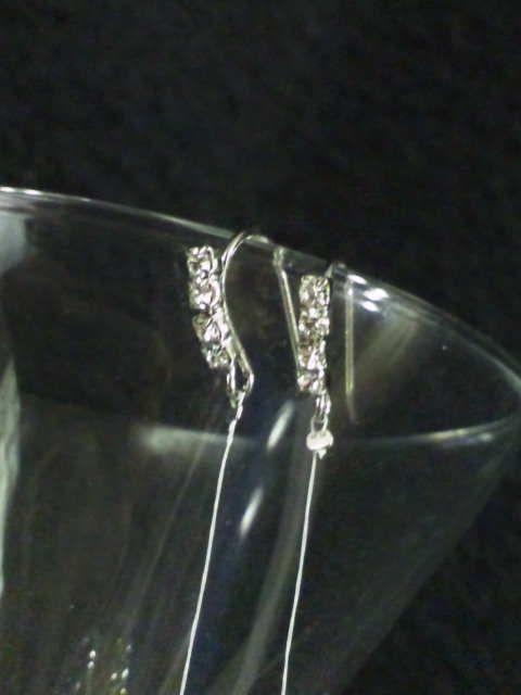 ハンドメイド!スクリューカット!スワロビーズ空中ピアス★ < 女性アクセサリー/時計 ハンドメイド!スクリューカット!スワロビーズ空中ピアス★ < 女性アクセサリー/時計の