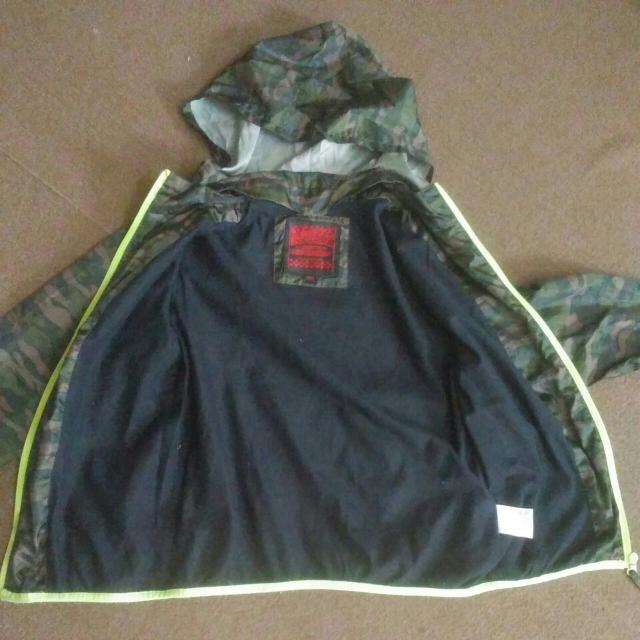 150 ウィンドゥブレーカー 迷彩 美品 < キッズ/ベビー  150 ウィンドゥブレーカー 迷彩 美品 < キッズ/ベビーの