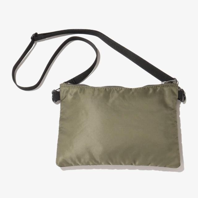 新品 ATMOS アトモス ナイロンツイル ショルダーバッグ カーキ ポーチ Nylon Twill shoulder bag < ブランド 新品 ATMOS アトモス ナイロンツイル ショルダーバッグ カーキ ポーチ Nylon Twill shoulder bag < ブランドの