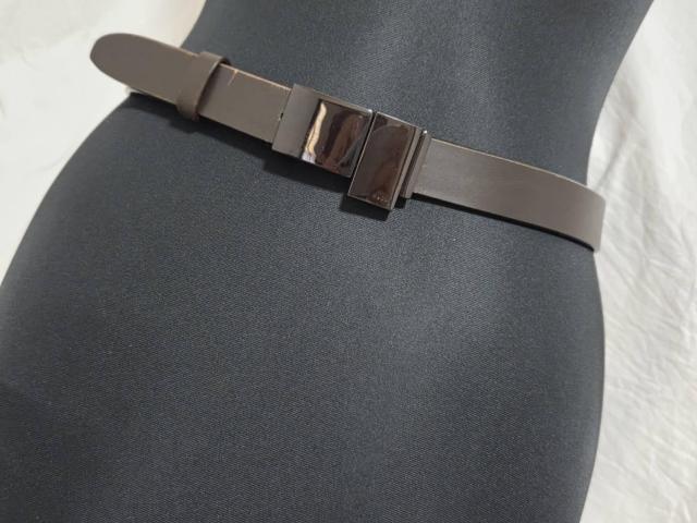 正規 セレブ愛用 グッチ ヴィンテージ ブランドロゴ文字×ブロックコンビ スクエアバックルベルト 黒系茶 ダークブラウンレザー75 < ブランド 正規 セレブ愛用 グッチ ヴィンテージ ブランドロゴ文字×ブロックコンビ スクエアバックルベルト 黒系茶 ダークブラウンレザー75 < ブランドの