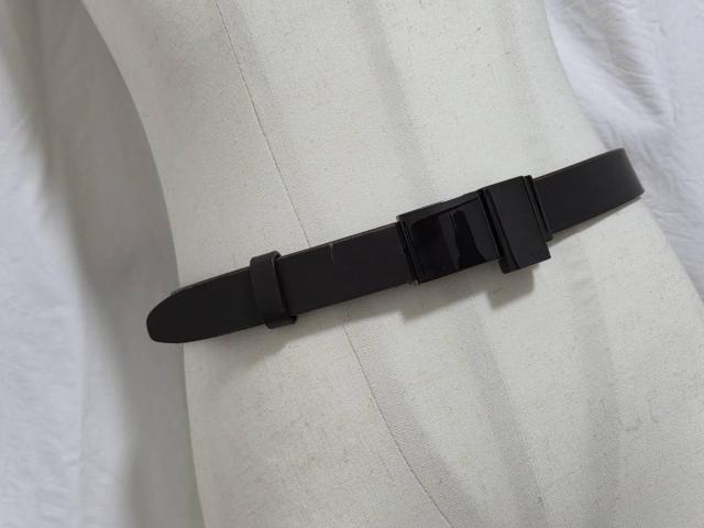 正規 セレブ愛用 グッチ ヴィンテージ ブランドロゴ文字×ブロックコンビ スクエアバックルベルト 黒系茶 ダークブラウンレザー75 < ブランド 正規 セレブ愛用 グッチ ヴィンテージ ブランドロゴ文字×ブロックコンビ スクエアバックルベルト 黒系茶 ダークブラウンレザー75 < ブランドの