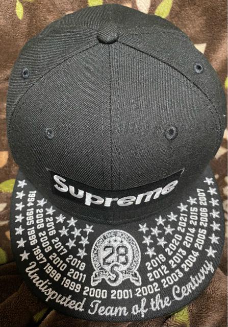 Supreme Undisputed Box Logo New Era  �� �u�����h�� 