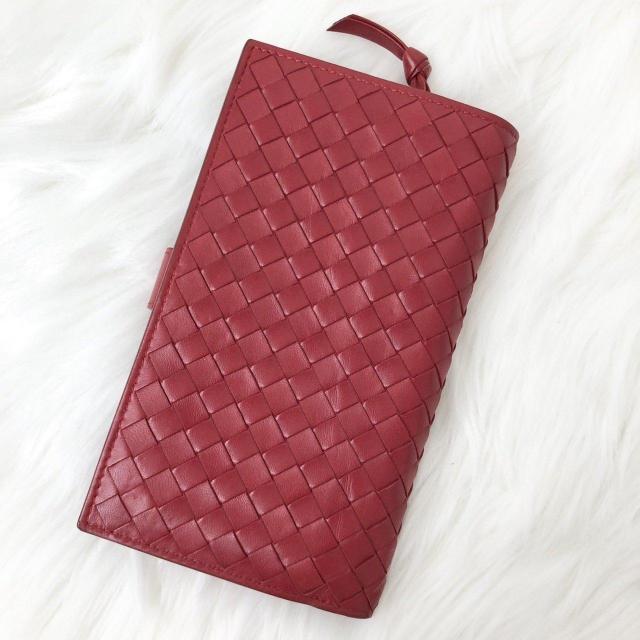 【極美品】 BOTTEGA VENETA ボッテガヴェネタ 二つ折り財布 ミディアムウォレット イントレチャート レッド < ブランド 【極美品】 BOTTEGA VENETA ボッテガヴェネタ 二つ折り財布 ミディアムウォレット イントレチャート レッド < ブランドの
