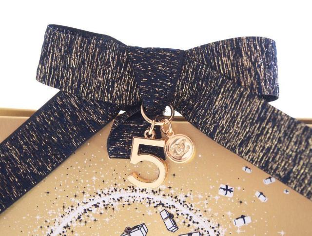 シャネル N°5 ラッピングチャーム 2023 ホリデーシーズン限定 オリガミバッグ 2点セット CHANEL【正規品】 < ブランド  シャネル N°5 ラッピングチャーム 2023 ホリデーシーズン限定 オリガミバッグ 2点セット CHANEL【正規品】 < ブランドの