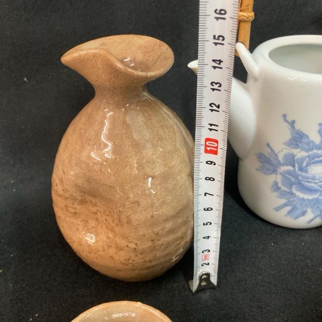 陶磁器 まとめ売り 九谷焼 有田焼 湯呑み 徳利 お猪口 < インテリア/ライフ  陶磁器 まとめ売り 九谷焼 有田焼 湯呑み 徳利 お猪口 < インテリア/ライフの