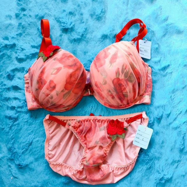 透け感オーガンジーレースがSexy。。F80×L。。薔薇柄×ローズワッペン付ブラジャー&ショーツセット。グラマー大きいサイズピンク < 女性ファッション  透け感オーガンジーレースがSexy。。F80×L。。薔薇柄×ローズワッペン付ブラジャー&ショーツセット。グラマー大きいサイズピンク  < 女性ファッションの