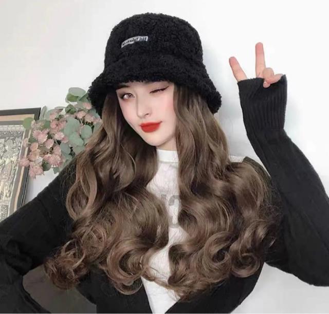 新品未使用リアル帽子ウィッグロングカールかぶるだけネット付 < 女性ファッション 新品未使用リアル帽子ウィッグロングカールかぶるだけネット付 < 女性ファッションの