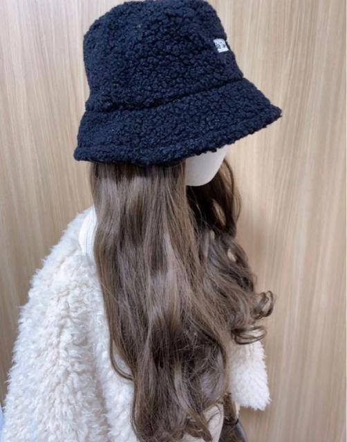 新品未使用リアル帽子ウィッグロングカールかぶるだけネット付 < 女性ファッション 新品未使用リアル帽子ウィッグロングカールかぶるだけネット付 < 女性ファッションの