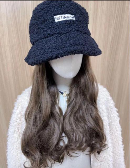 新品未使用リアル帽子ウィッグロングカールかぶるだけネット付 < 女性ファッション 新品未使用リアル帽子ウィッグロングカールかぶるだけネット付 < 女性ファッションの