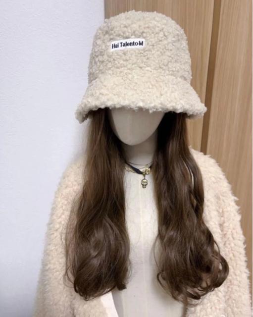 新品未使用リアル帽子ウィッグロングカールかぶるだけネット付 < 女性ファッション 新品未使用リアル帽子ウィッグロングカールかぶるだけネット付 < 女性ファッションの