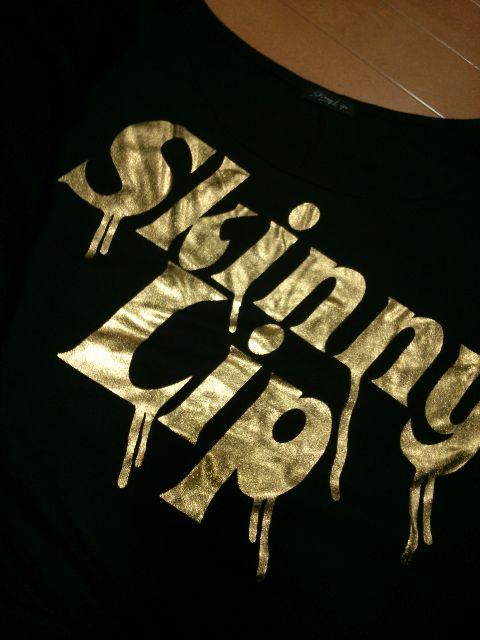 ★スキニーリップ★超カワタレロゴカットソー★BK★ < ブランド ★スキニーリップ★超カワタレロゴカットソー★BK★ < ブランドの