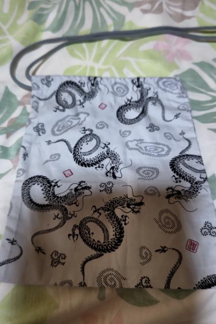 ★処分品★薄グレー×黒飛龍柄ナナメ掛巾着袋 < キッズ/ベビー  ★処分品★薄グレー×黒飛龍柄ナナメ掛巾着袋  < キッズ/ベビーの