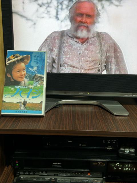 VHSビデオテープ アルプスの少女ハイジ(実写版映画・日本語吹替版/日本製正規品) < CD/DVD/ビデオ  VHSビデオテープ アルプスの少女ハイジ(実写版映画・日本語吹替版/日本製正規品) < CD/DVD/ビデオの