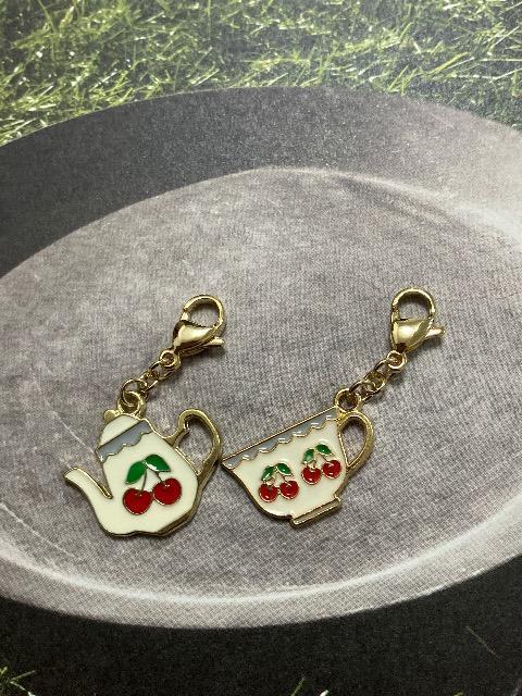 ハンドメイド マスクチャーム 2点セット お茶会 さくらんぼ < 女性ファッション  ハンドメイド マスクチャーム 2点セット お茶会 さくらんぼ  < 女性ファッションの