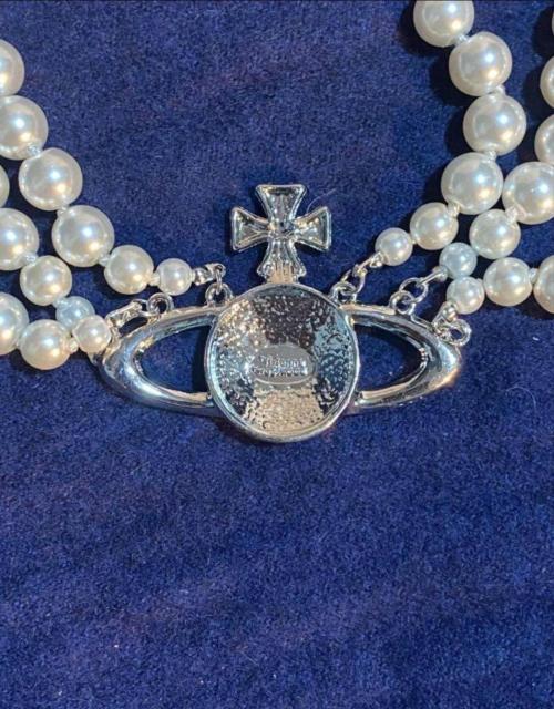 Vivienne Westwood p[`[J[ 3Ap[ Vo[  uh 