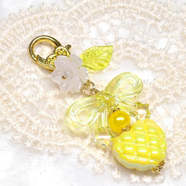 ハンドメイド☆キーホルダー☆クリアリボン黄色☆ハート < 女性ファッション  ハンドメイド☆キーホルダー☆クリアリボン黄色☆ハート  < 女性ファッションの