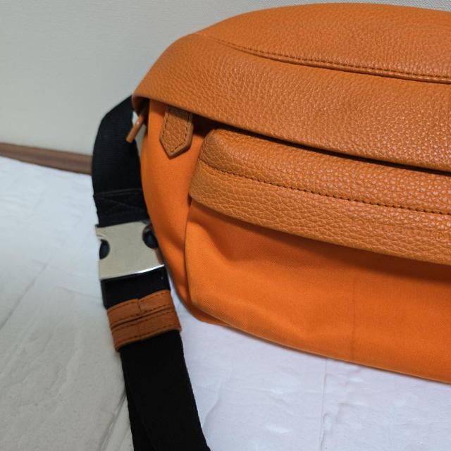 BONAVENTURA LUCA ルカ オレンジ クロスボディバッグ < 男性ファッション BONAVENTURA LUCA ルカ オレンジ クロスボディバッグ < 男性ファッションの