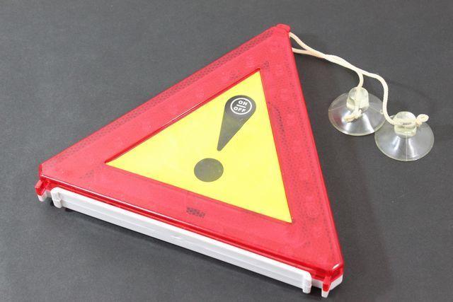 事故故障などの緊急時に★4点灯パターンLED三角ランプ < 自動車/バイク 事故故障などの緊急時に★4点灯パターンLED三角ランプ < 自動車/バイク