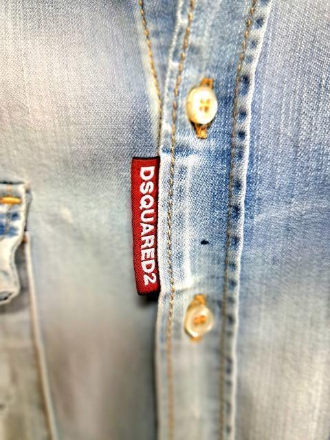 ☆DSQUARED2 ディースクエアード ロゴ ダメージ加工 デニムシャツ 長袖シャツ/メンズ/42☆新作モデル < ブランド ☆DSQUARED2 ディースクエアード ロゴ ダメージ加工 デニムシャツ 長袖シャツ/メンズ/42☆新作モデル < ブランドの