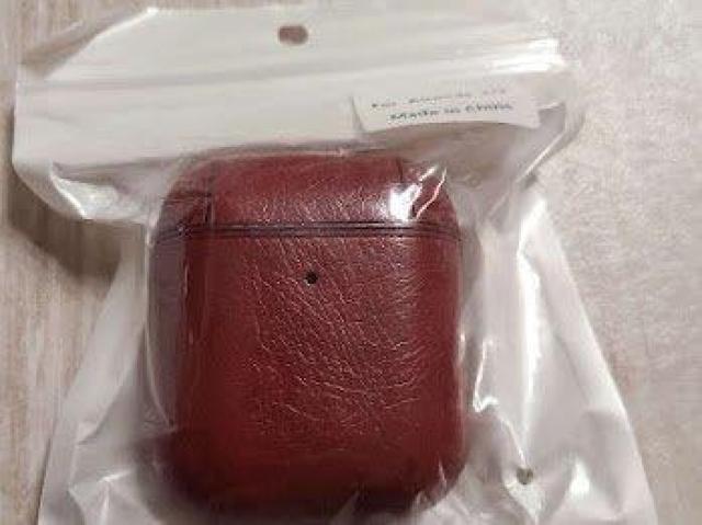 AirPods 1世代 2世代 ケース レザー カラビナ エアーポッズ 保護ケース レザー調 レッド < 家電/AV AirPods 1世代 2世代 ケース レザー カラビナ エアーポッズ 保護ケース レザー調 レッド < 家電/AVの